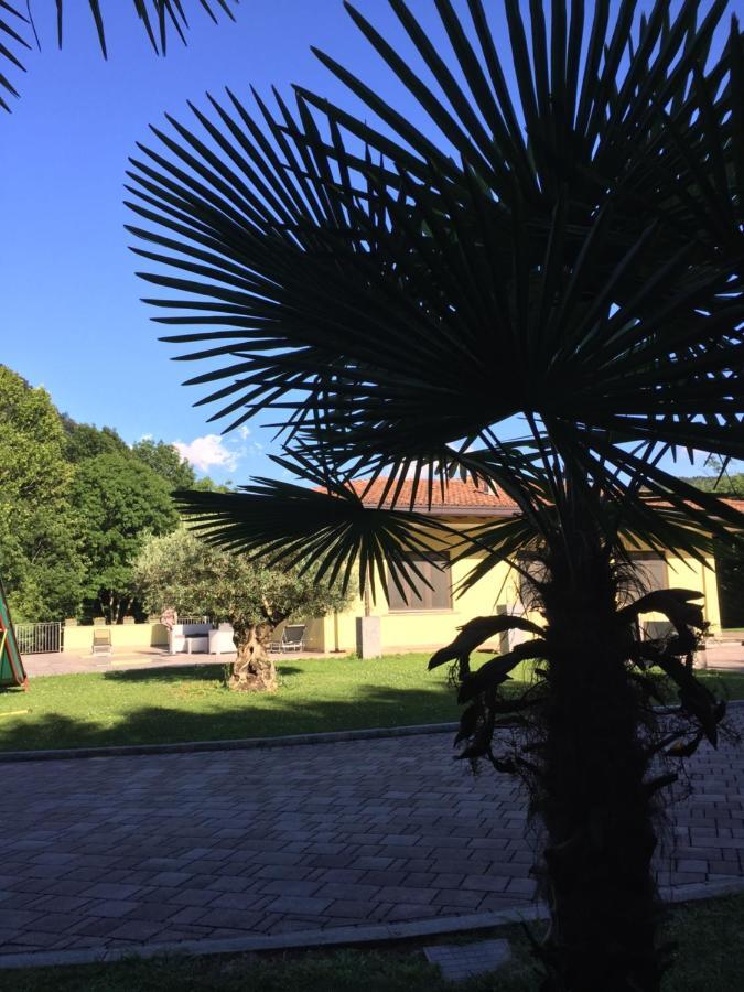 Villa Althea Ronago Eksteriør billede